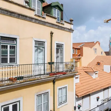 Hidden Gem Rustic Modern 2 Bedroom Flat * Lisbona