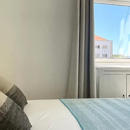 Hidden Gem Rustic Modern 2 Bedroom Flat Lisbona
