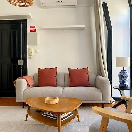 Hidden Gem Rustic Modern 2 Bedroom Flat Lisbon