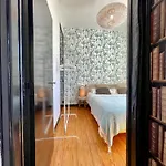 Hidden Gem Rustic Modern 2 Bedroom Flat Apartamento