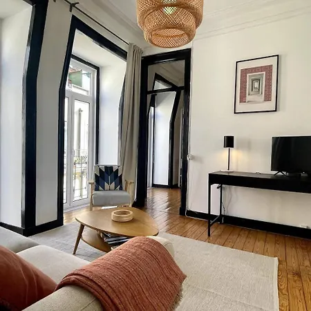 Hidden Gem Rustic Modern 2 Bedroom Flat Daire Lisboa