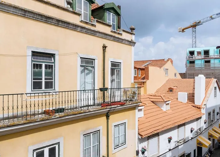 Hidden Gem Rustic Modern 2 Bedroom Flat * Lisboa