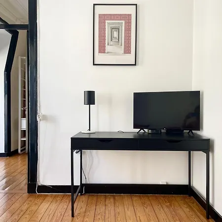 Hidden Gem Rustic Modern 2 Bedroom Flat * 리스본